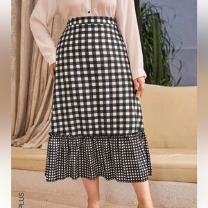 SHEIN curve gingham tiered maxi skirt 4XL